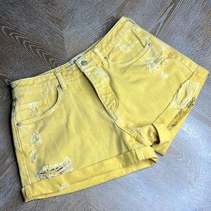WE THE FREE Mustard Denim Cuffed Jen Short 27